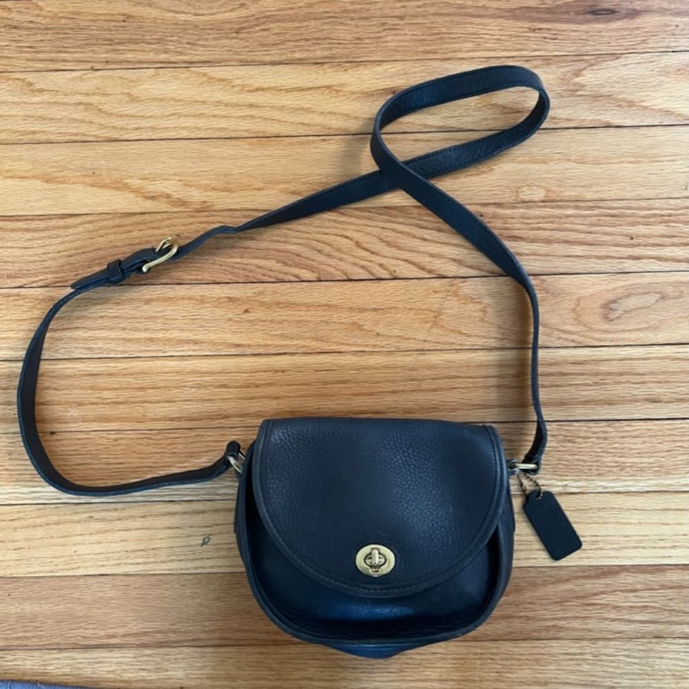 Vintage COACH Black Leather Watson Crossbody Bag
